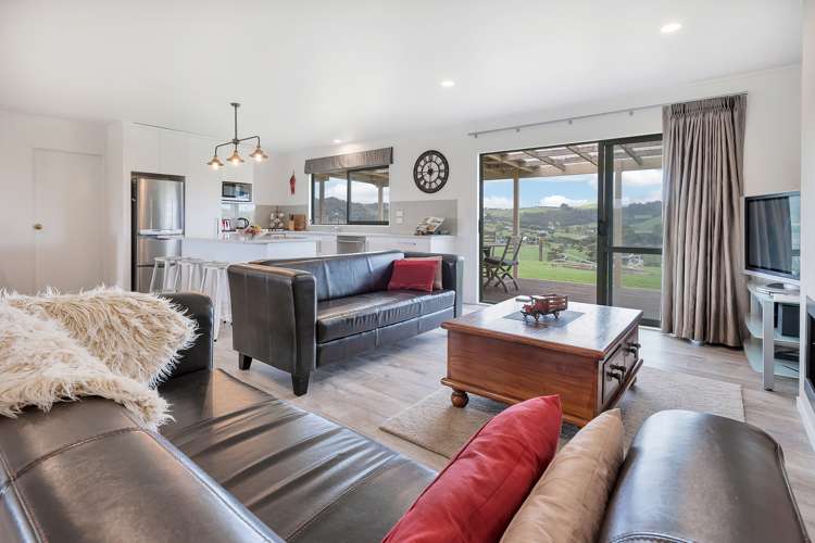 108 Valley Road Waimauku_13