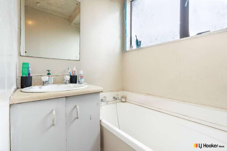 2/10 Ebenezer Way Clendon Park_9