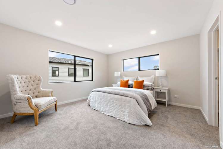 7 Han Court Glen Eden_12