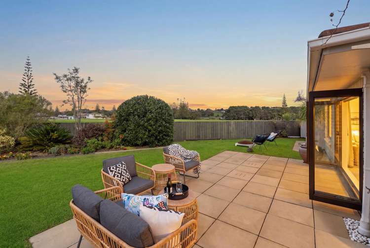 2 Edgewater Grove Orewa_10