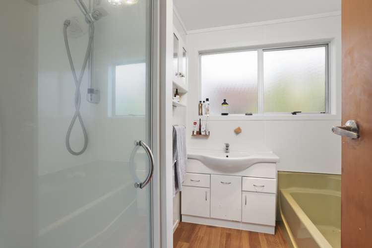 18 George Herring Place Glen Eden_12