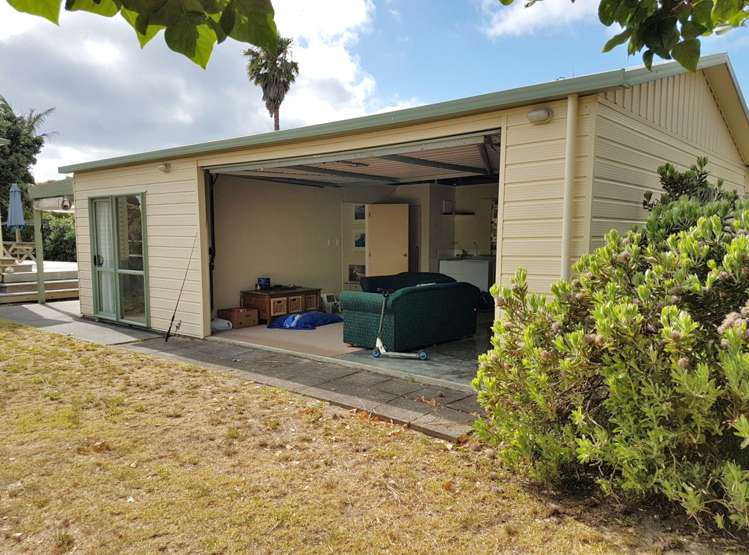 29 Slako Crescent Ruakaka_10