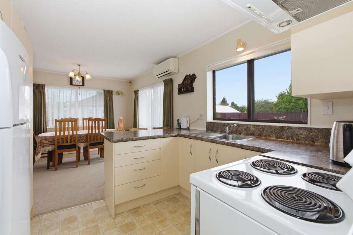 32 Coronation Road_3