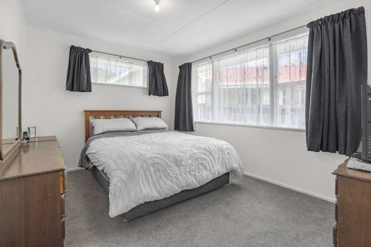11 Dewsbury Grove Wainuiomata_9