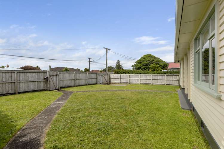 130 Seaview Road Westown_17