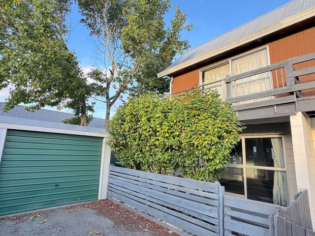 A special unit with big exclusive outdoor space