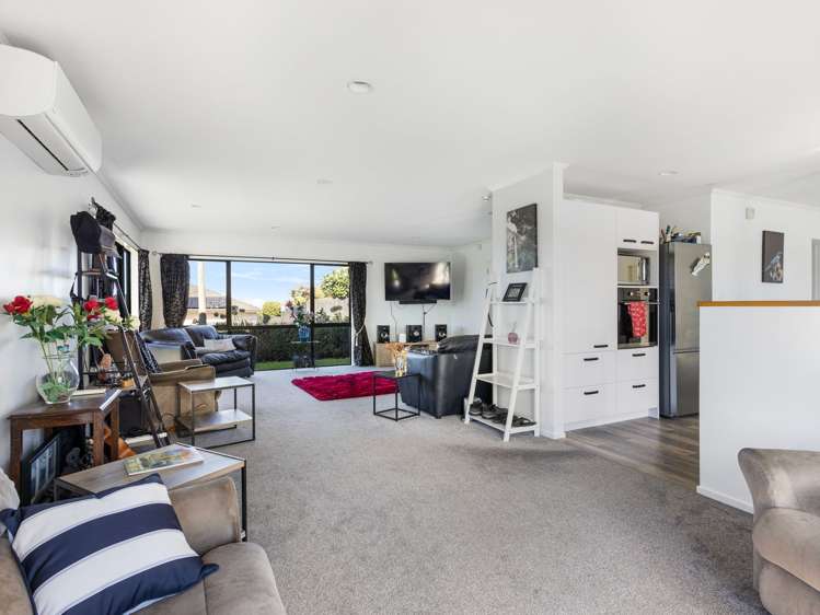 84 Churchill Drive Taradale_17