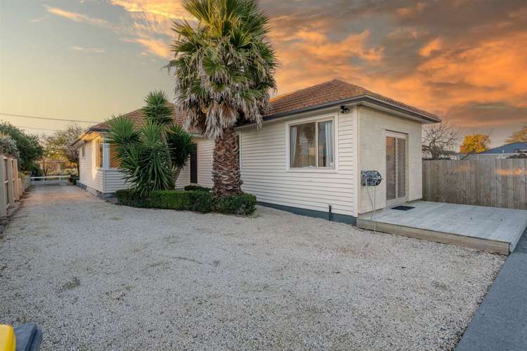 666 Avonside Drive Avonside_14