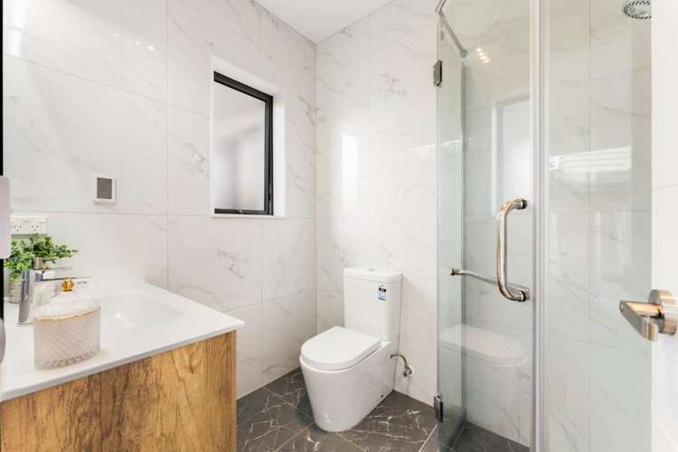 23 Bordeaux Parade Te Atatu South_18