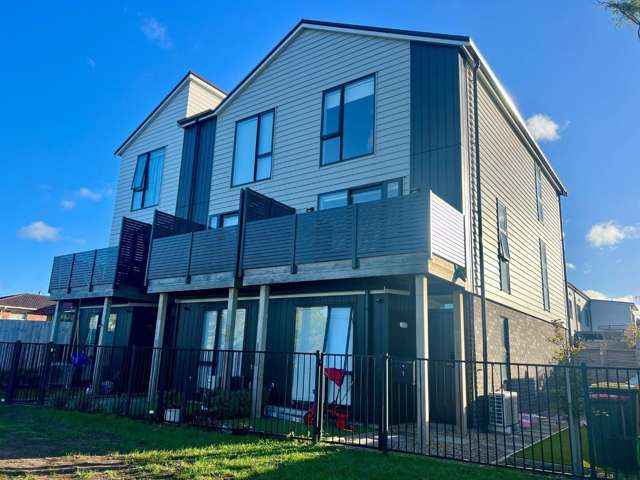 3 Bedrooms, Garage  and Sky City Views