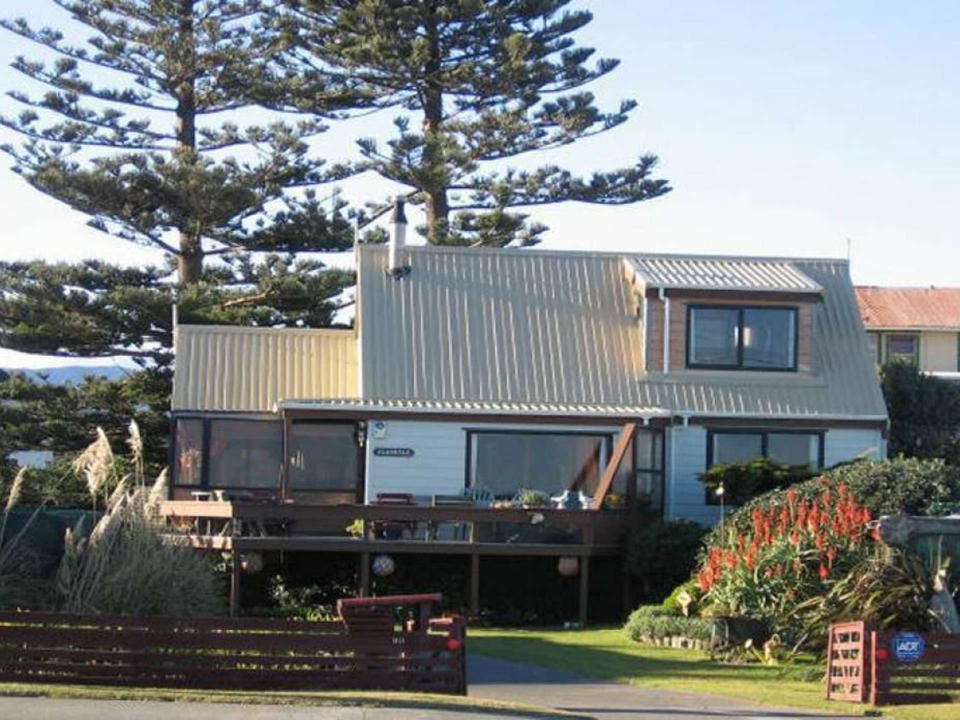 90 Marine Parade Otaki Beach_0