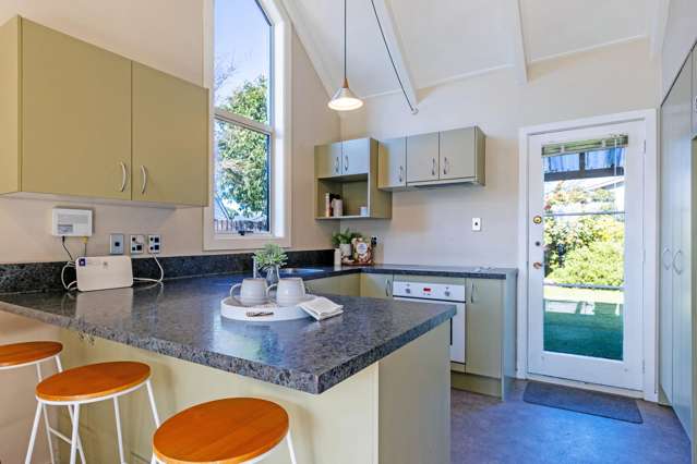 42b Delaware Crescent Russley_4