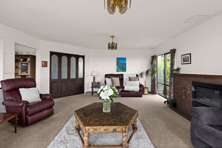 90 Churchill Drive Taradale_14