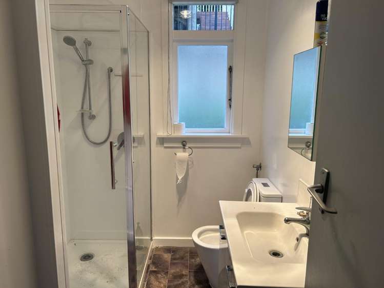 22 Hampden Street 10728_9