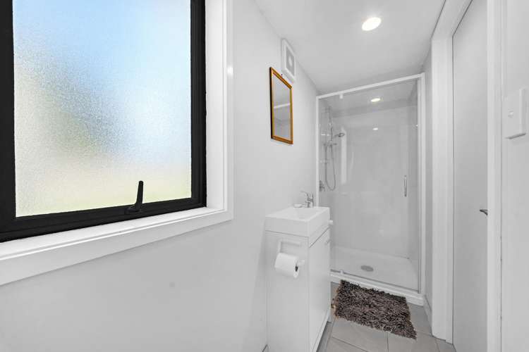 7 James Place Opaheke_17