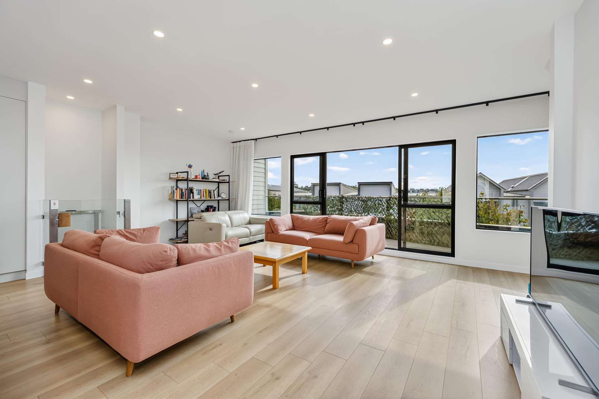 6 Moki Place Long Bay_0