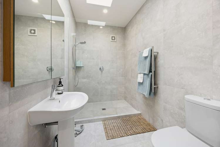 149K Glengarry Road Glen Eden_31