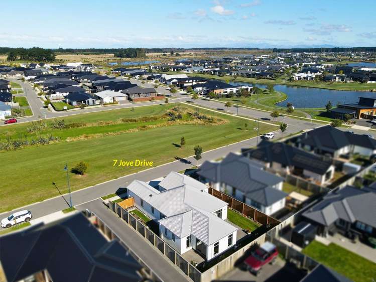 7 Jove Drive Pegasus_13