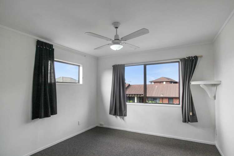 1/12 Charles Fox Place Saint Johns_8