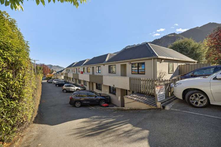 5/42 Hallenstein Street Queenstown_9