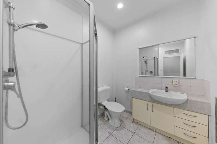 5D/105 Albert Street City Centre_2