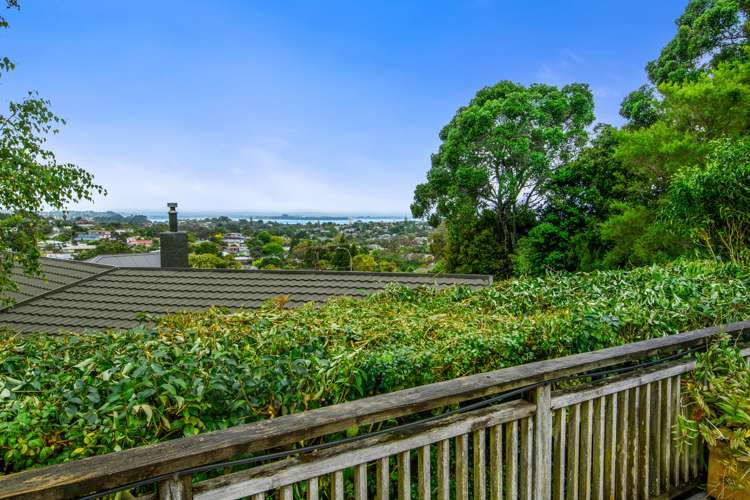 195 Golf Road Titirangi_16