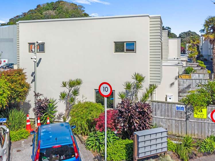 57/21 Hunters Park Dr Three Kings_28