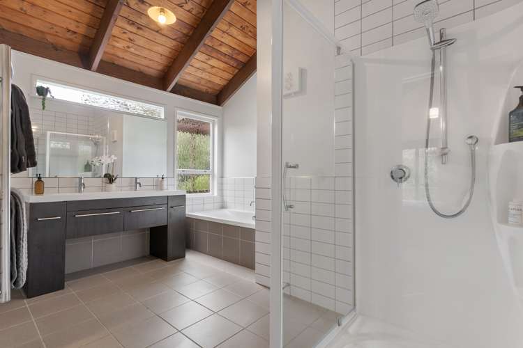 520 West Coast Road Oratia_15