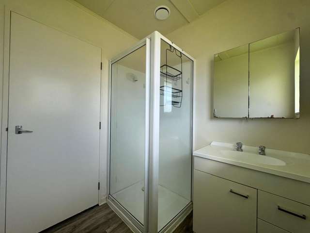 B/12 Sturges Road Henderson_4