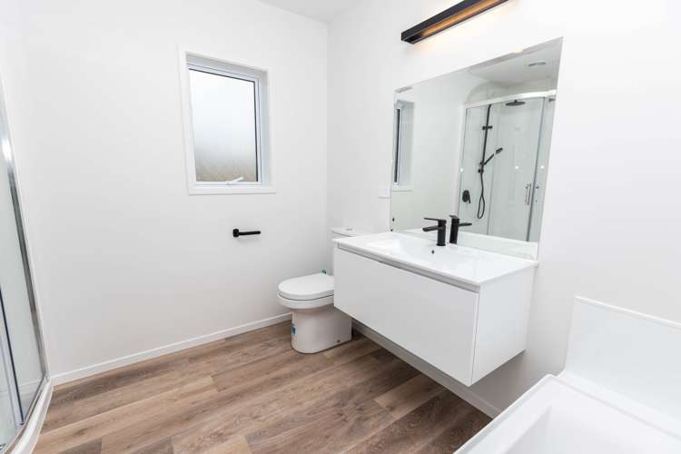 6 Holly Robinson Place Hokitika_12