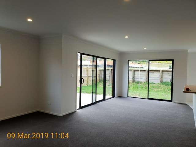 54 Featherstone Drive 2743_4
