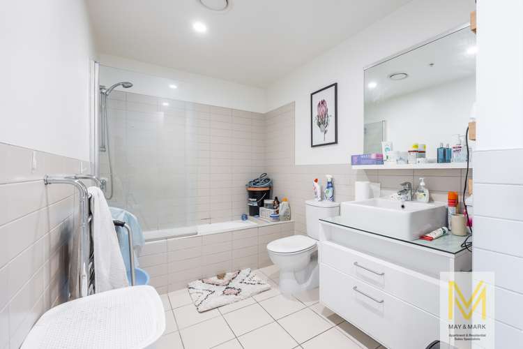 704/30 Beach Road Auckland Central_12