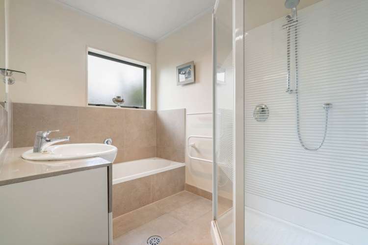 13a Boler Place New Lynn_11