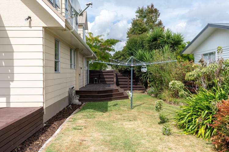 31 Splitt Avenue Glenview_11