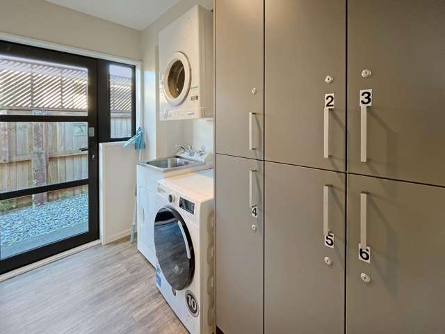 RICCARTON - STUDENT ACCOMMODATION 2027 - 6 BEDROOMS, 6 BATHROOMS