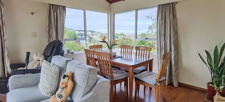 67 Ravenwood Drive Forrest Hill_16