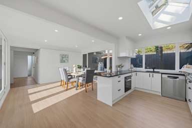 21 Lawrence Crescent_4