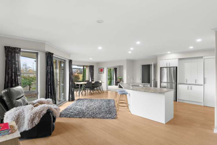 31 Eaglesome Avenue_1