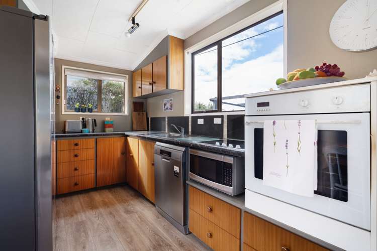 10 Kamura Street Tainui_11