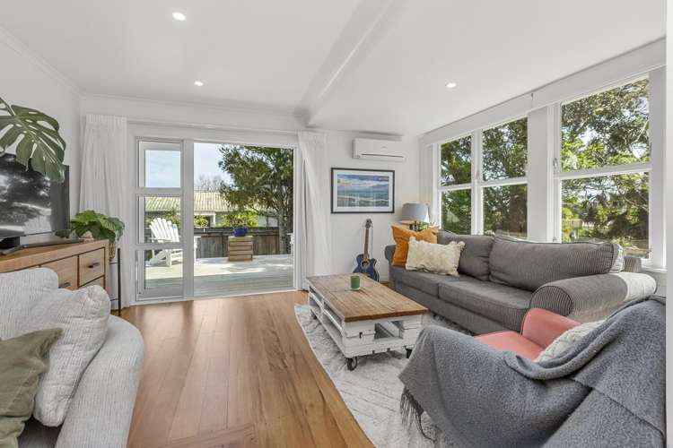 13 Sunshine Rise Raglan_10