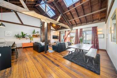 2/12 Little George Street_3