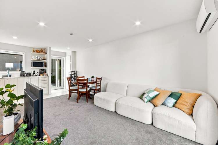 2/81 Mohua Lane_3