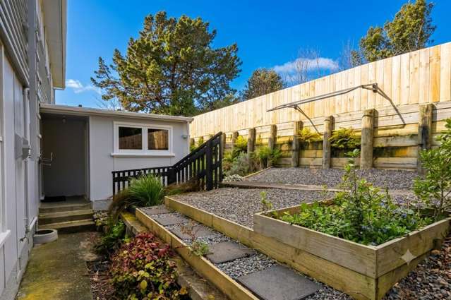 8A Devon Place Cannons Creek_3