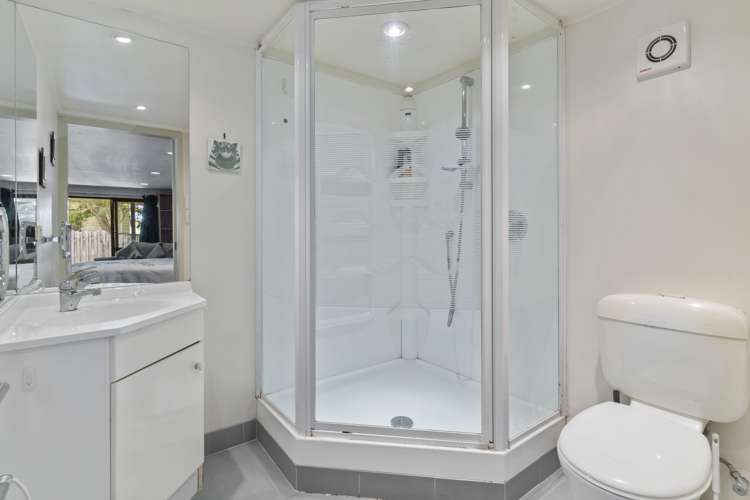 77 Buscomb Avenue Henderson_13