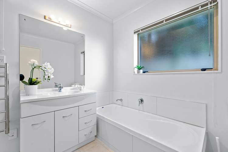 2a Laurie Street Red Beach_11