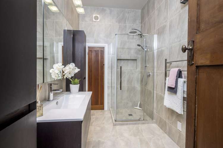 373 York Place Central City_7