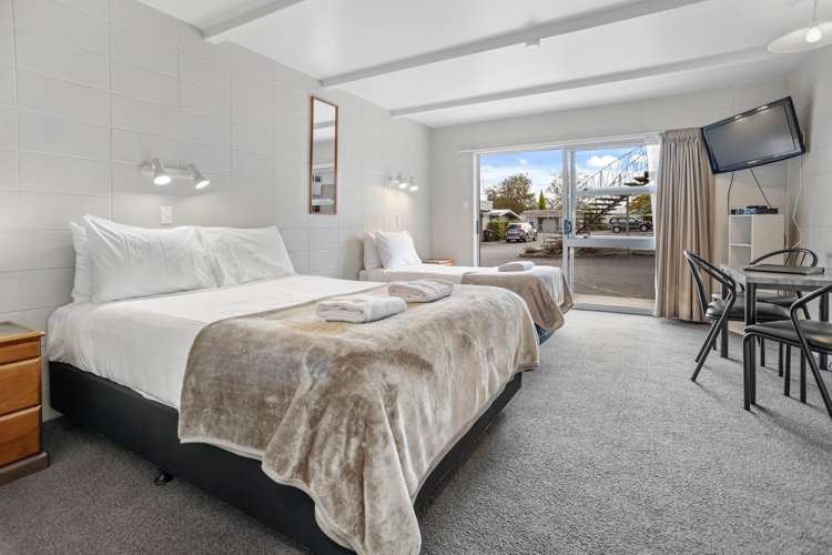 26/76 Lake Terrace Taupo_2