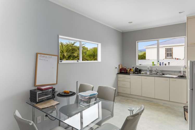 208 Main Highway Otaki_15