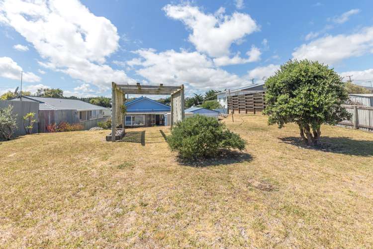 6 Ruanui Street Himatangi Beach_12