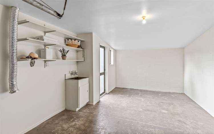 1/281 Main South Road Hornby_12